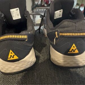 New Balance MT410LG7 Trail Shoes - Black and Gray